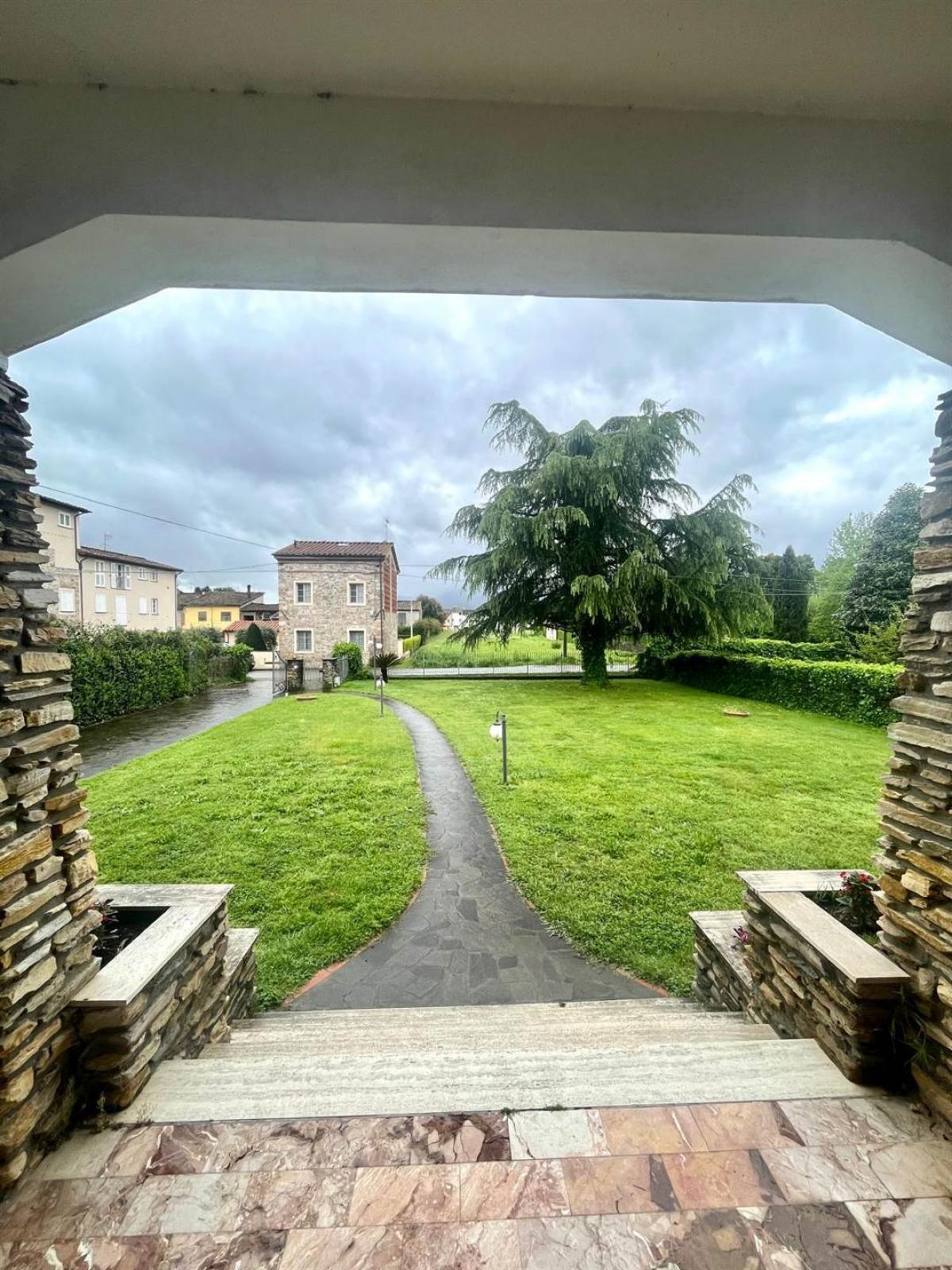 Picture of Villa For Sale in Capannori, Tuscany, Italy