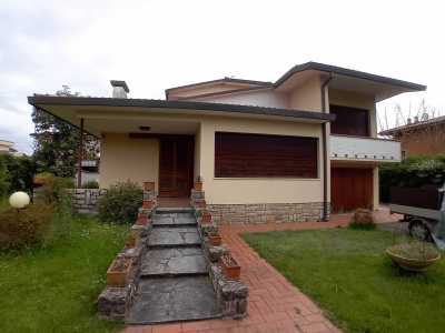 Villa For Sale in Pietrasanta, Italy