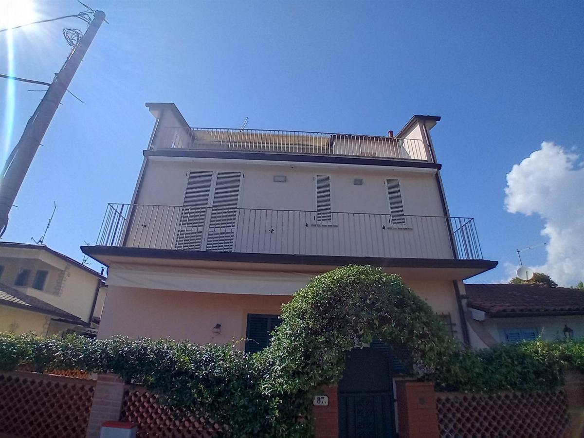 Picture of Apartment For Sale in Forte Dei Marmi, Tuscany, Italy
