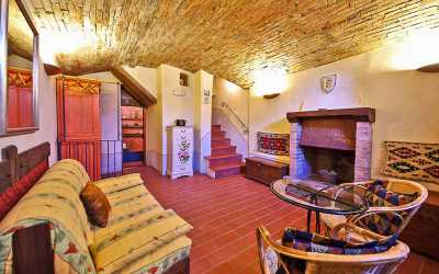 Apartment For Sale in Pienza, Italy