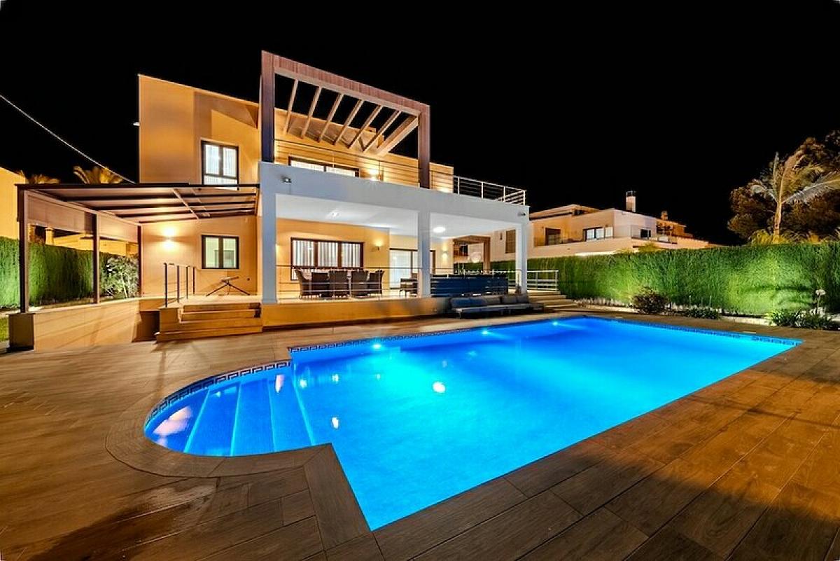 Picture of Villa For Sale in Cabo Roig, Alicante, Spain