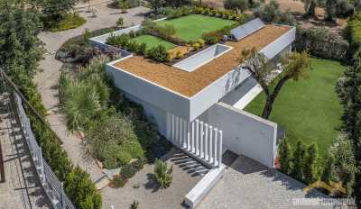 Villa For Sale in Loule, Portugal