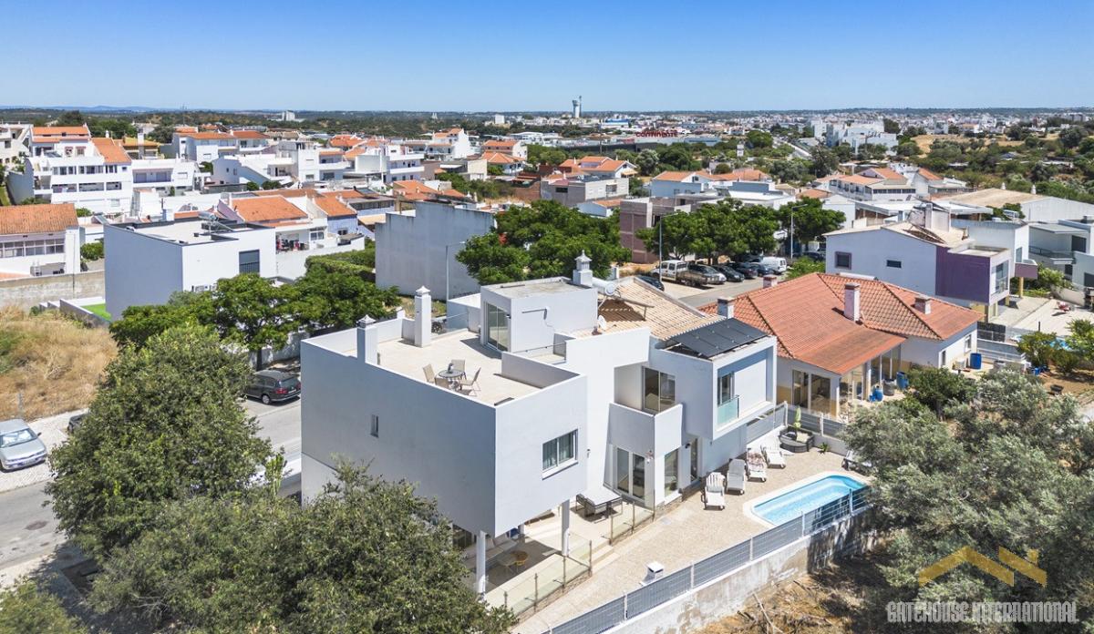 Picture of Villa For Sale in Portimao, Faro, Portugal