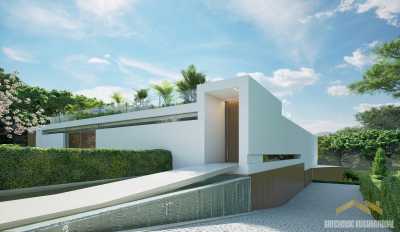 Villa For Sale in Loule, Portugal