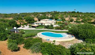 Villa For Sale in Boliqueime, Portugal
