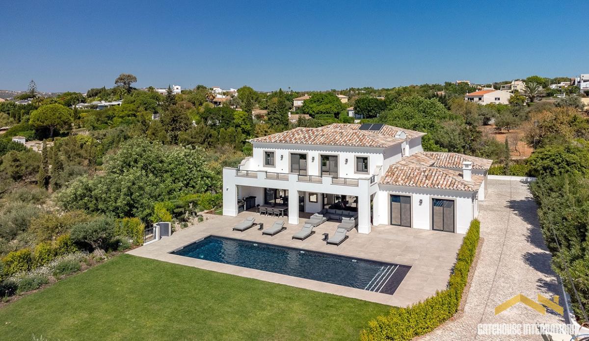 Picture of Villa For Sale in Almancil, Algarve, Portugal