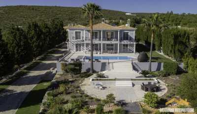 Villa For Sale in Loule, Portugal