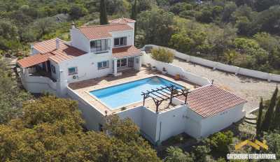 Villa For Sale in Santa Barbara De Nexe, Portugal