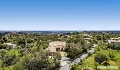 Villa For Sale in Loule, Portugal