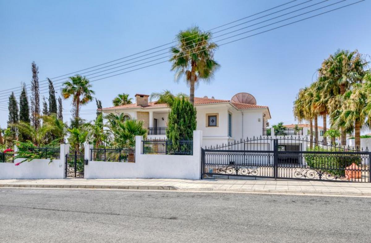 Picture of Villa For Sale in Oroklini, Larnaca, Cyprus