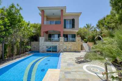 Villa For Sale in