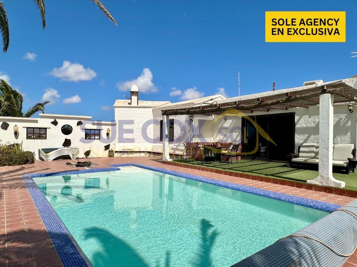 Picture of Villa For Sale in Tahiche, Other, Spain