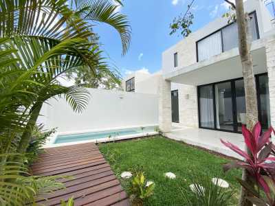 Home For Sale in Playa del Carmen, Mexico