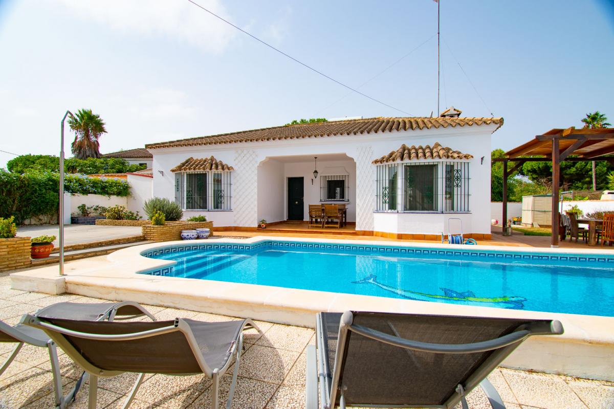 Picture of Villa For Sale in Chiclana, Cadiz, Spain