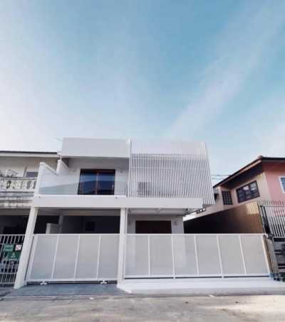 Home For Sale in Prachuabkirikhan, Thailand
