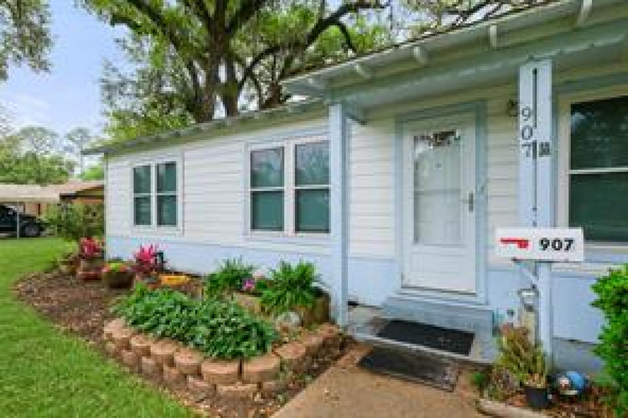 Picture of Home For Sale in Sweeny, Texas, United States