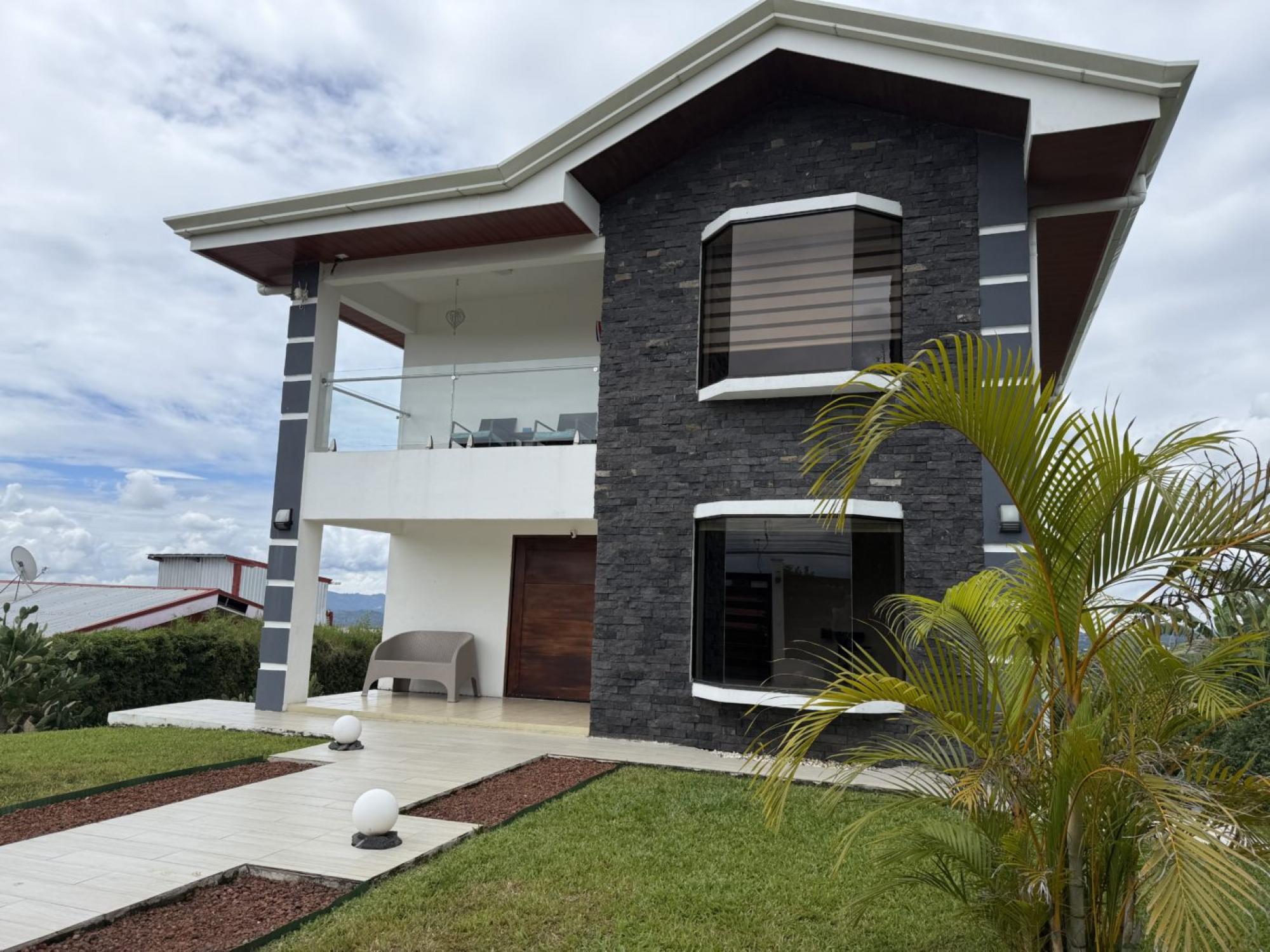 Home For Sale in Naranjo, Alajuela, Costa Rica