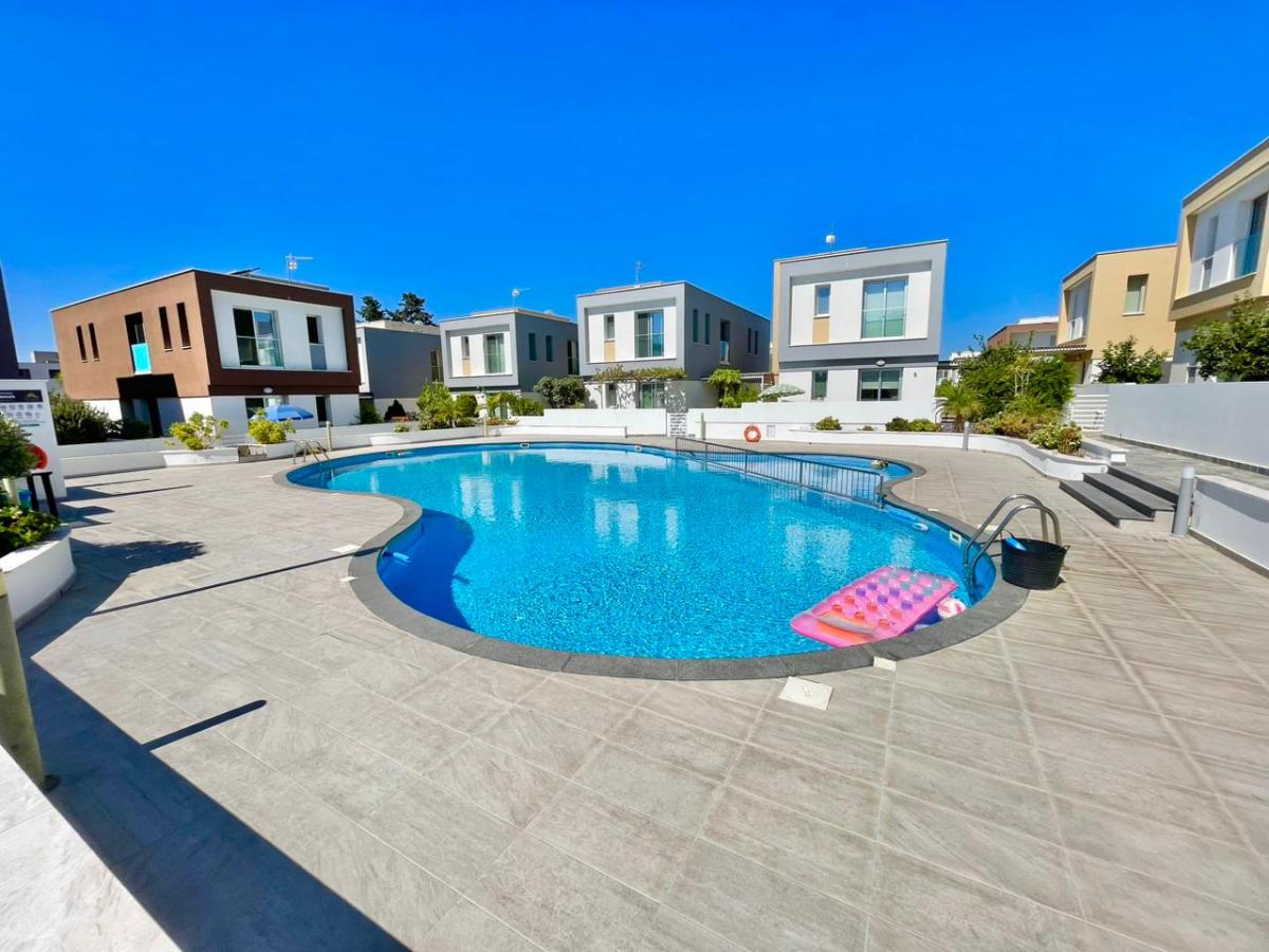 Picture of Apartment For Sale in Paphos, Paphos, Cyprus