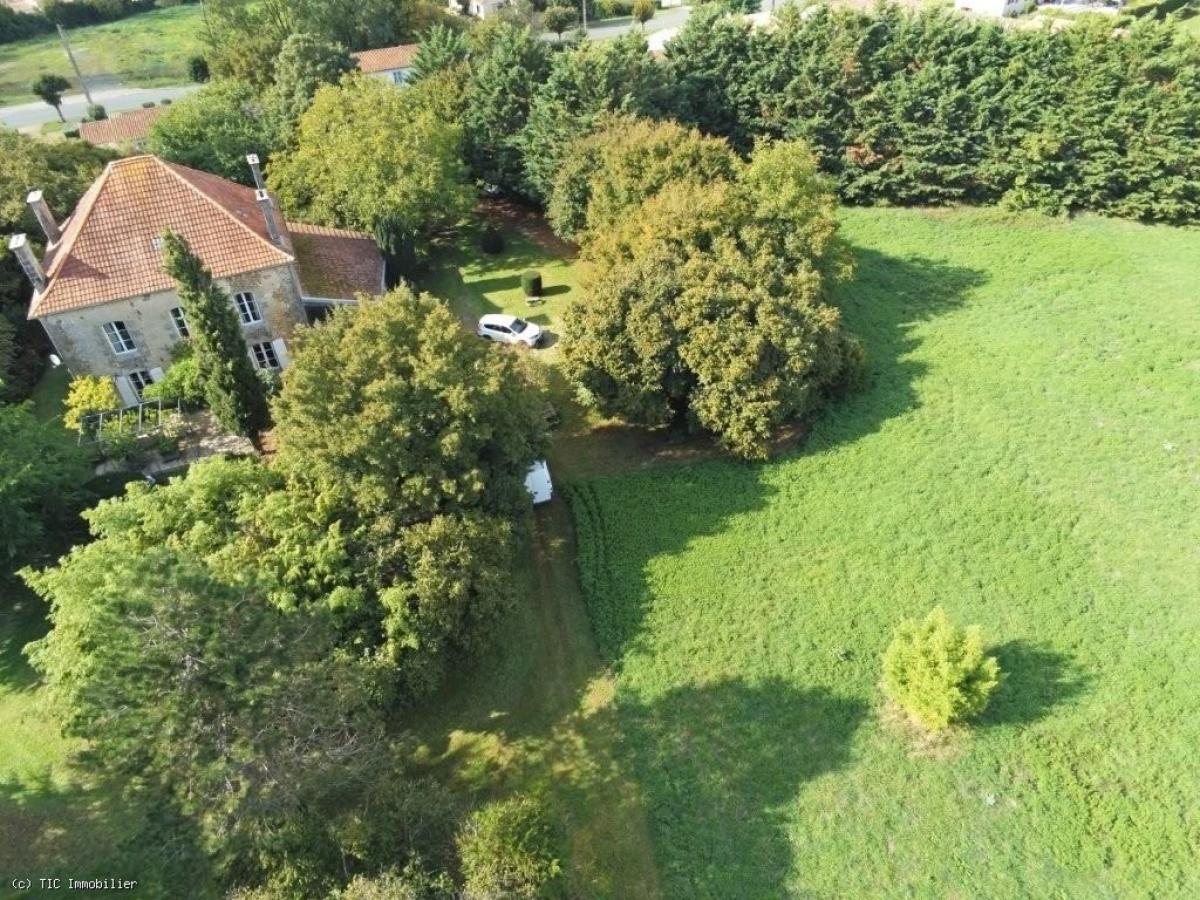 Picture of Home For Sale in Couhe, Poitou Charentes, France