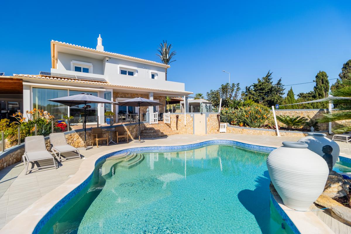 Picture of Villa For Sale in Praia Da Luz, Algarve, Portugal