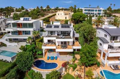 Villa For Sale in Burgau, Portugal