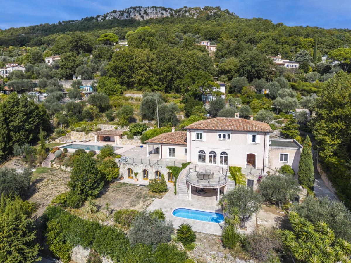 Picture of Villa For Sale in Chateauneuf Grasse, Provence-Alpes-Cote d'Azur, France