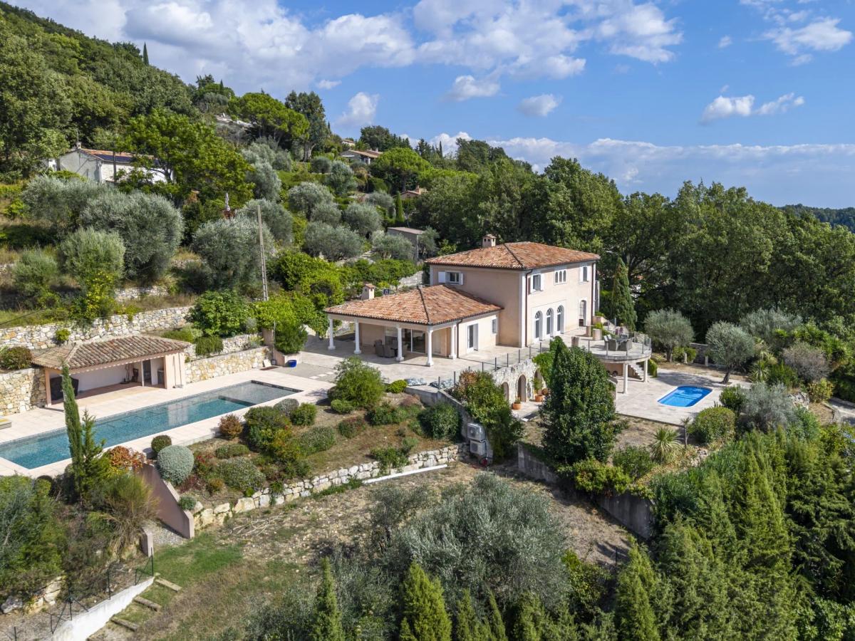 Picture of Villa For Sale in Chateauneuf Grasse, Provence-Alpes-Cote d'Azur, France