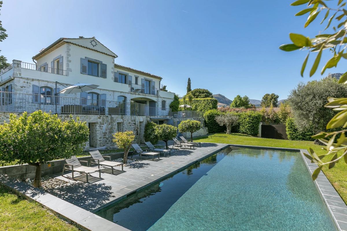 Picture of Villa For Sale in La Gaude, Provence-Alpes-Cote d'Azur, France