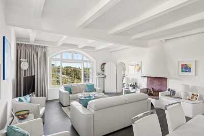 Apartment For Sale in Saint Paul de Vence, France