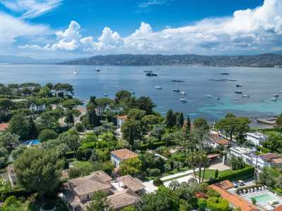 Villa For Sale in Antibes, France