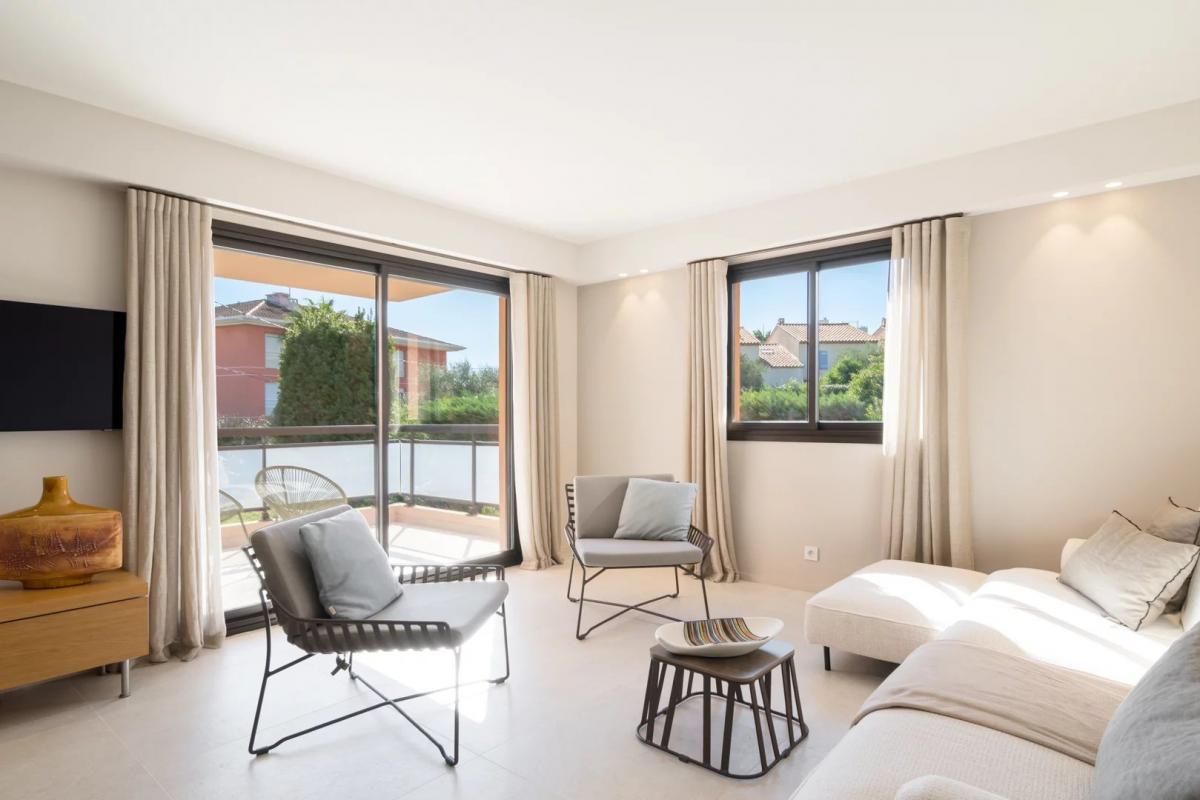 Picture of Apartment For Sale in Antibes, Cote d'Azur, France