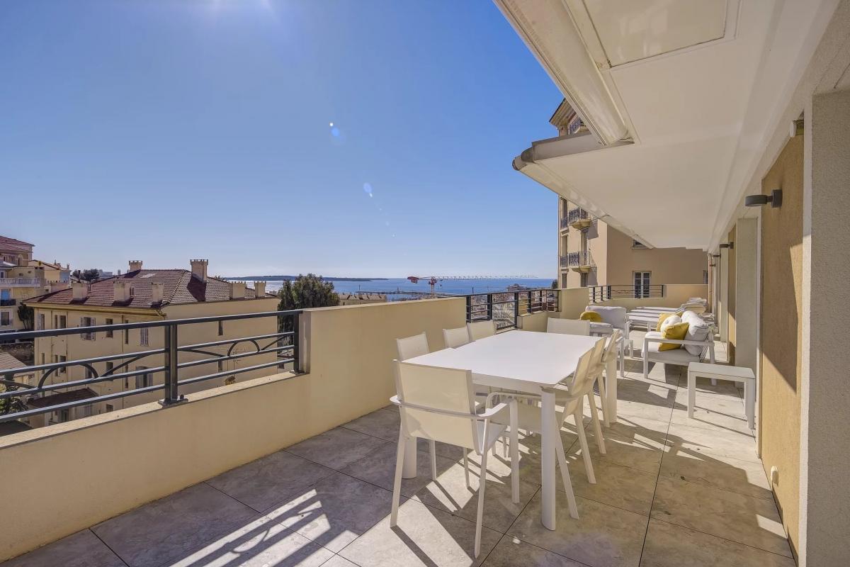 Picture of Apartment For Sale in Cannes, Cote d'Azur, France