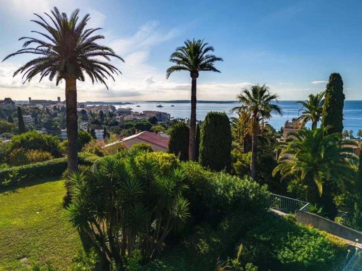 Picture of Apartment For Sale in Cannes, Cote d'Azur, France