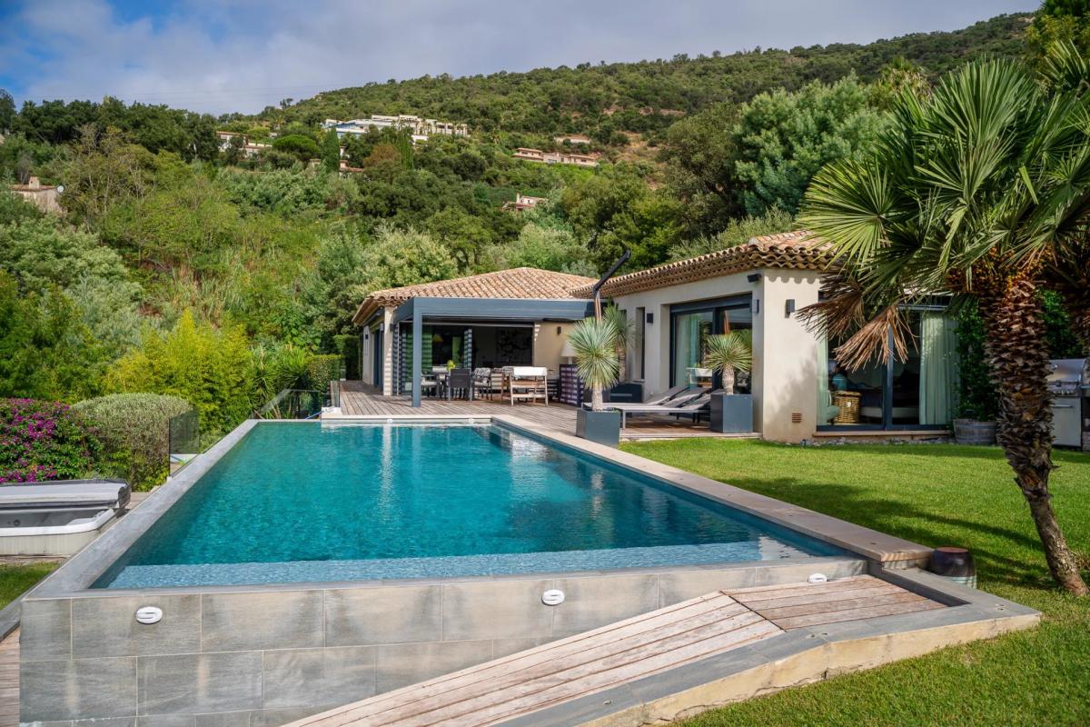 Picture of Villa For Sale in Grimaud, Cote d'Azur, France