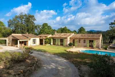 Villa For Sale in Le Plan De La Tour, France