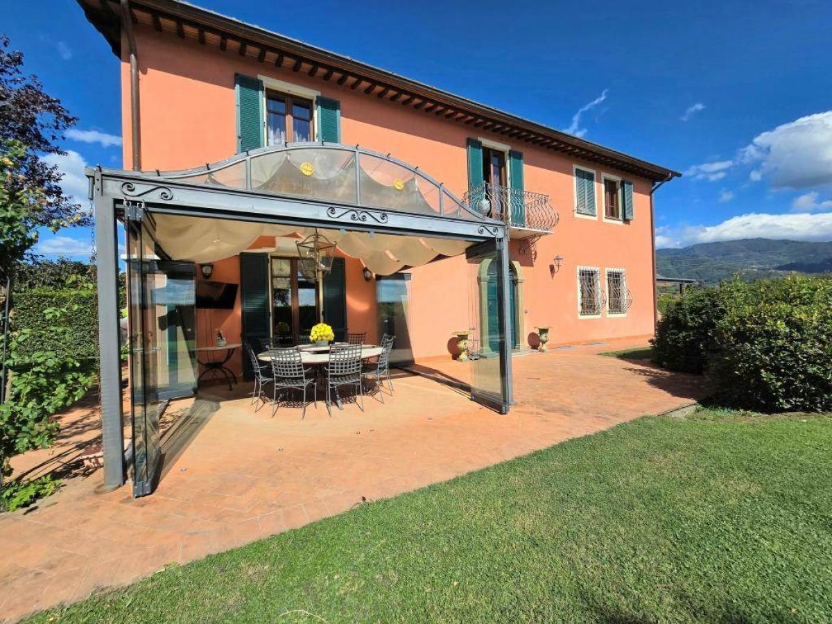 Picture of Villa For Sale in Lucca, Tuscany, Italy