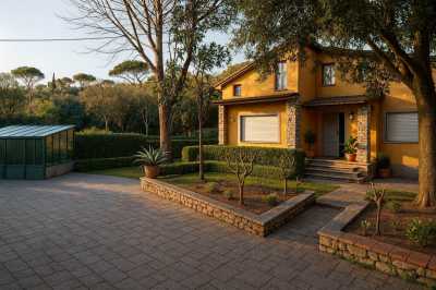 Apartment For Sale in Firenze, Italy