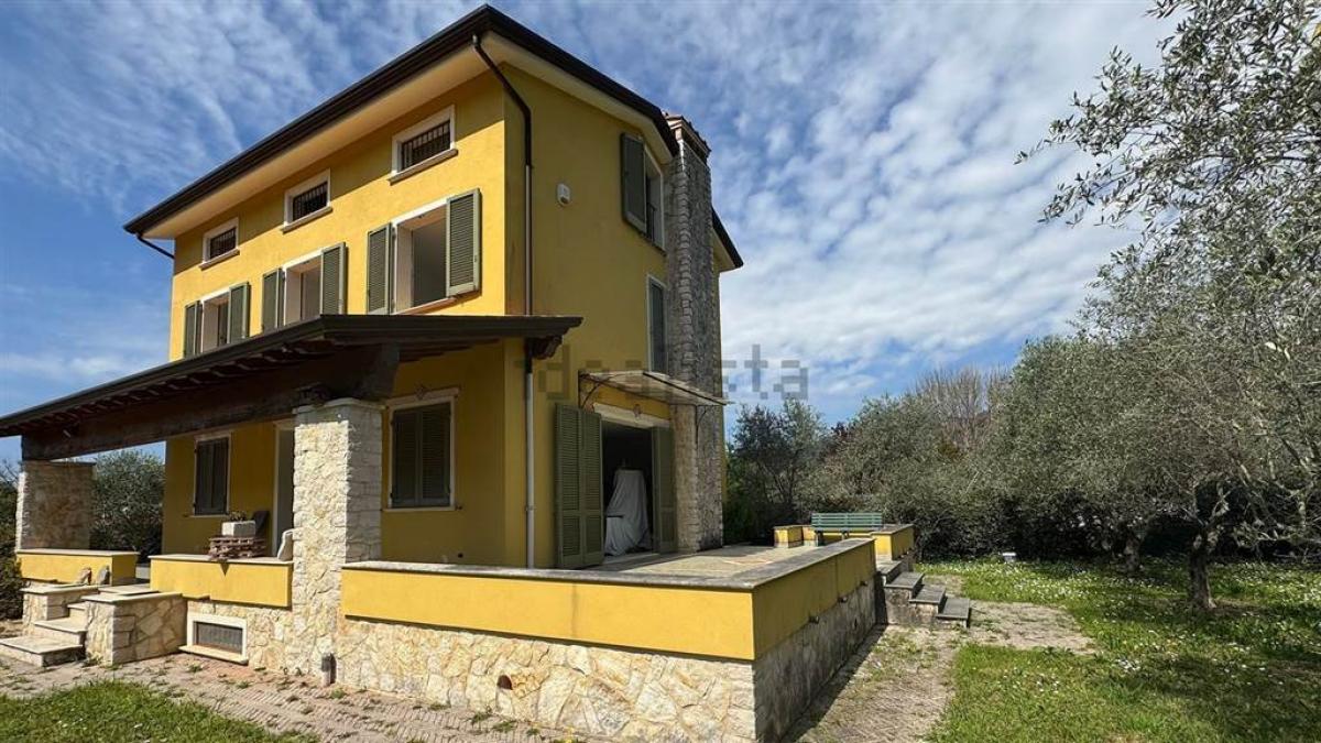 Picture of Villa For Sale in Massarosa, Tuscany, Italy