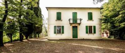 Villa For Sale in Arezzo, Italy