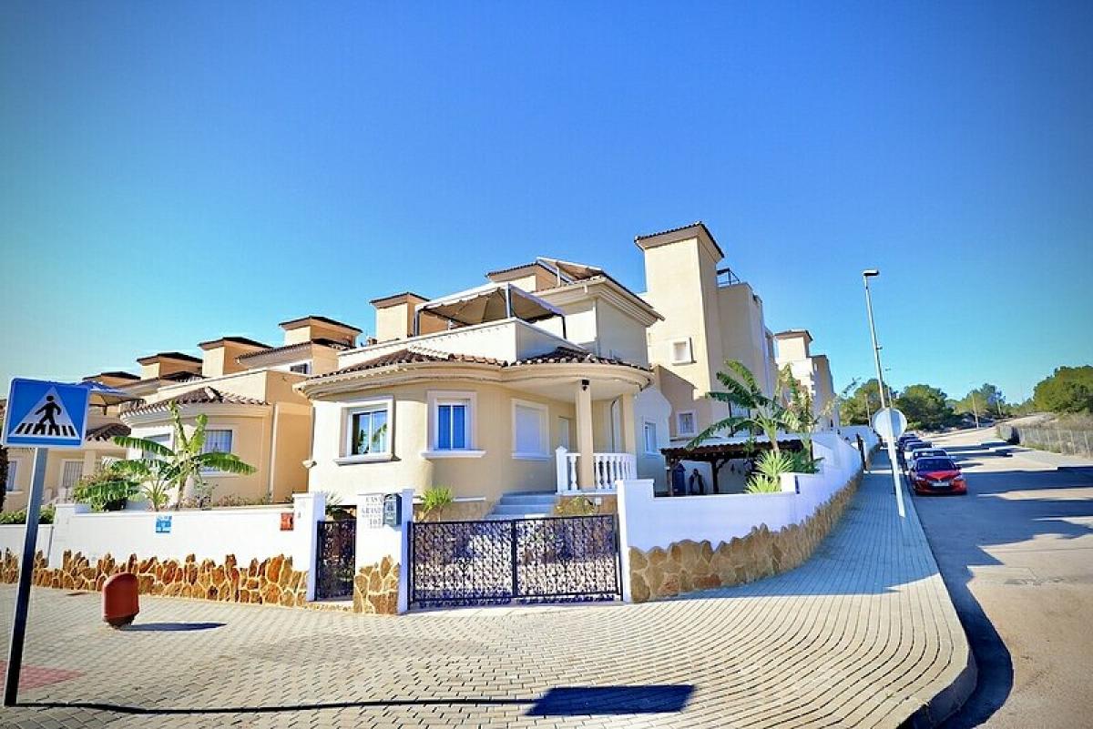 Picture of Villa For Sale in San Miguel De Salinas, Alicante, Spain