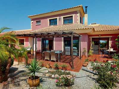 Villa For Sale in 