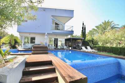 Villa For Sale in