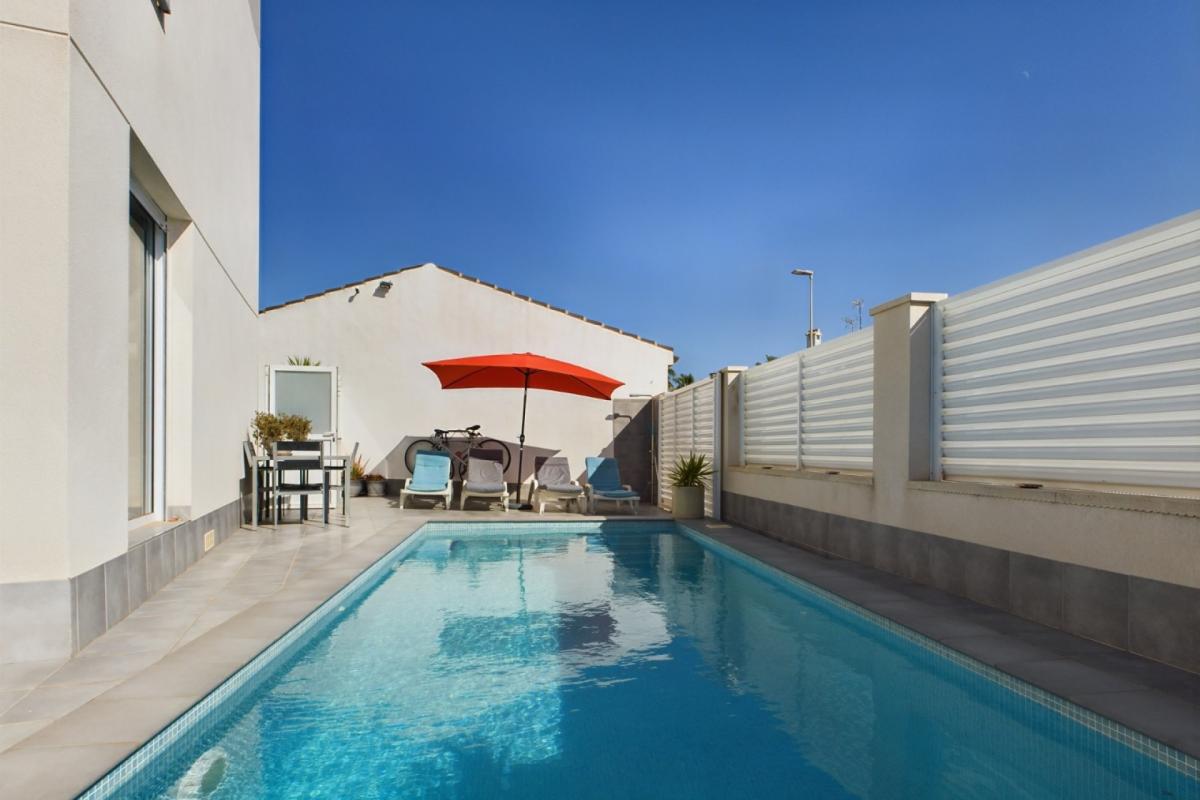 Picture of Villa For Sale in Los Alcazares, Alicante, Spain