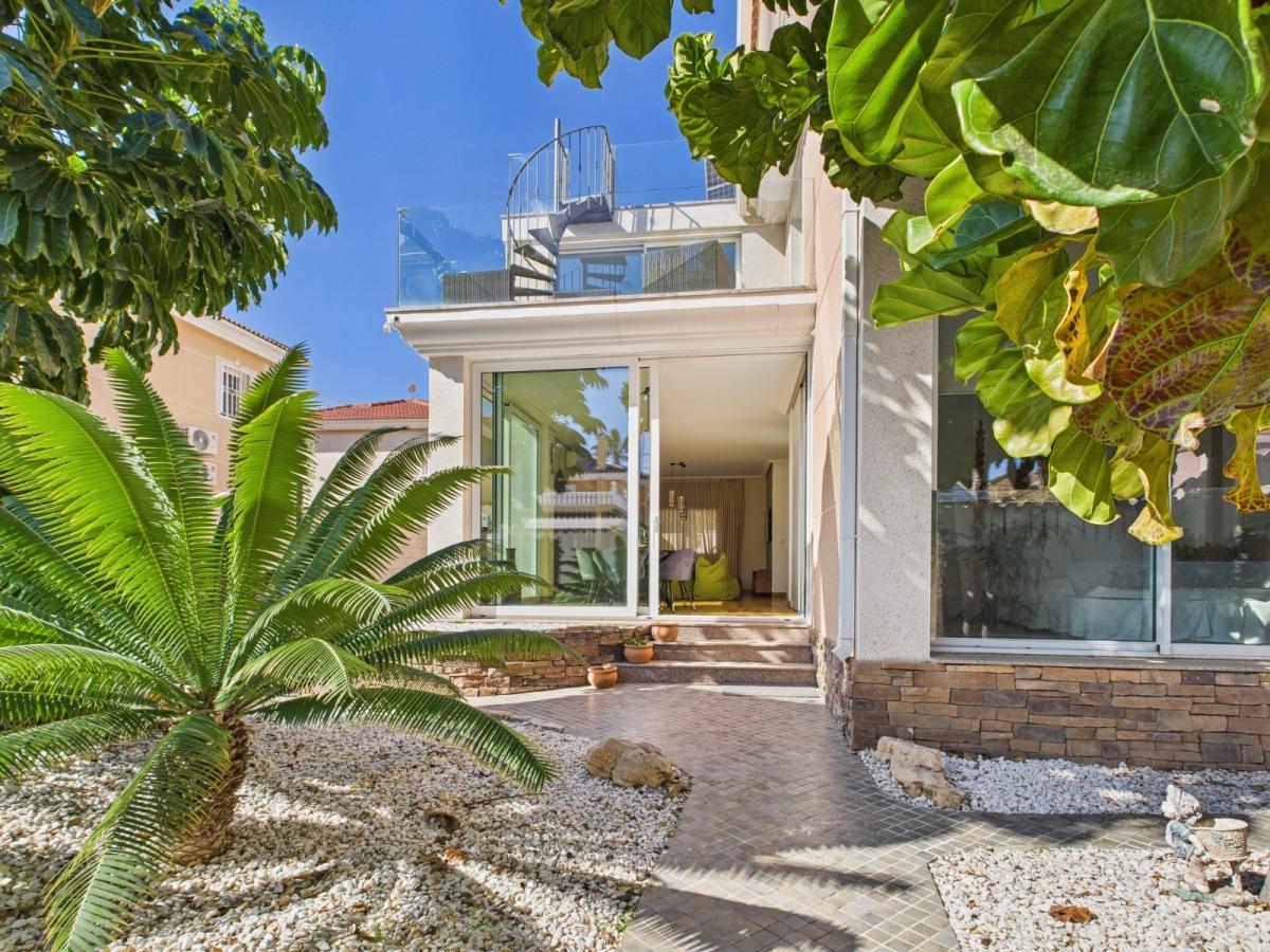 Picture of Villa For Sale in Los Alcazares, Alicante, Spain