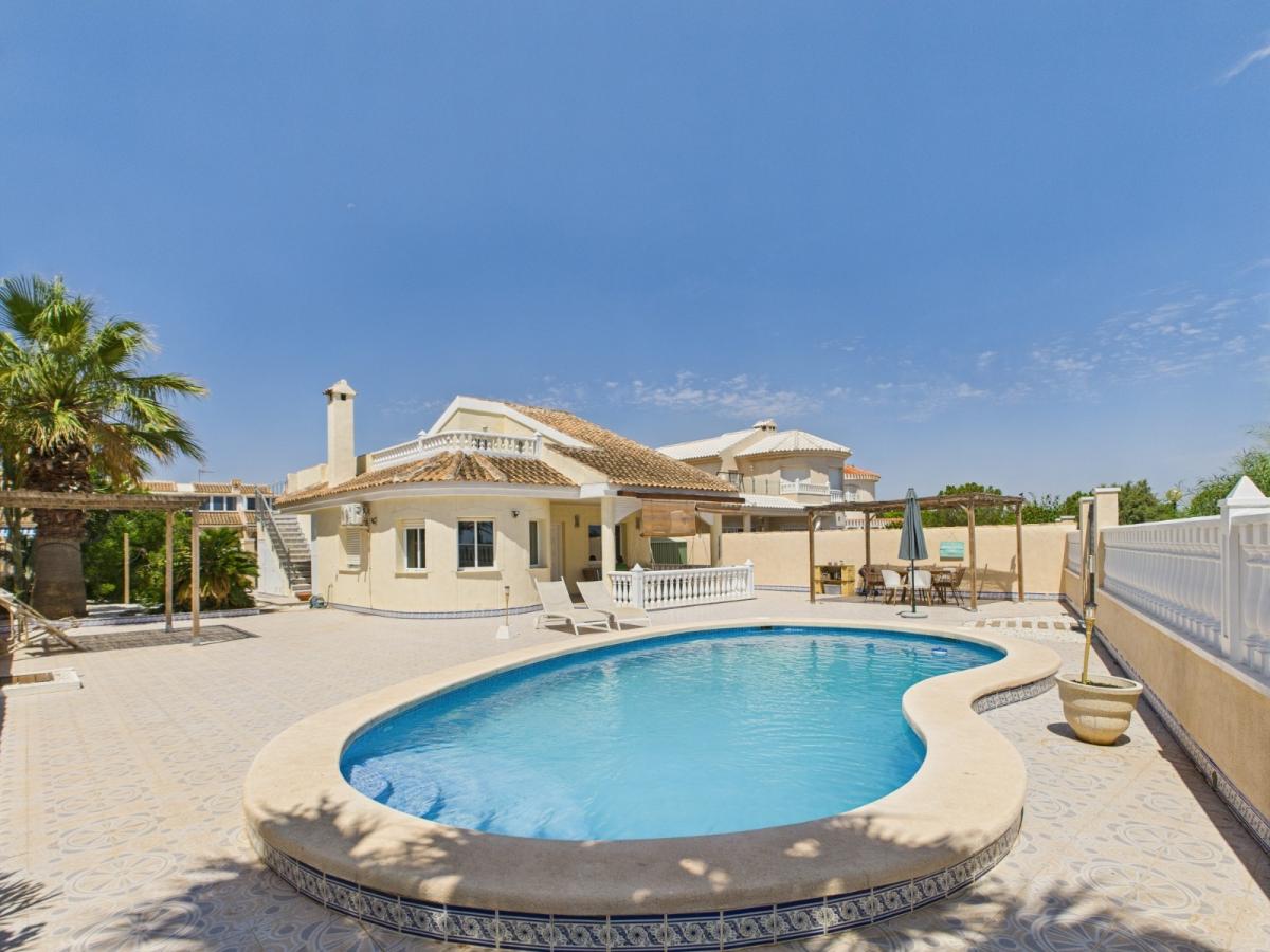 Picture of Villa For Sale in Los Urrutias, Murcia, Spain
