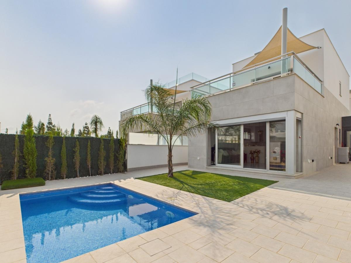Picture of Villa For Sale in Los Alcazares, Alicante, Spain
