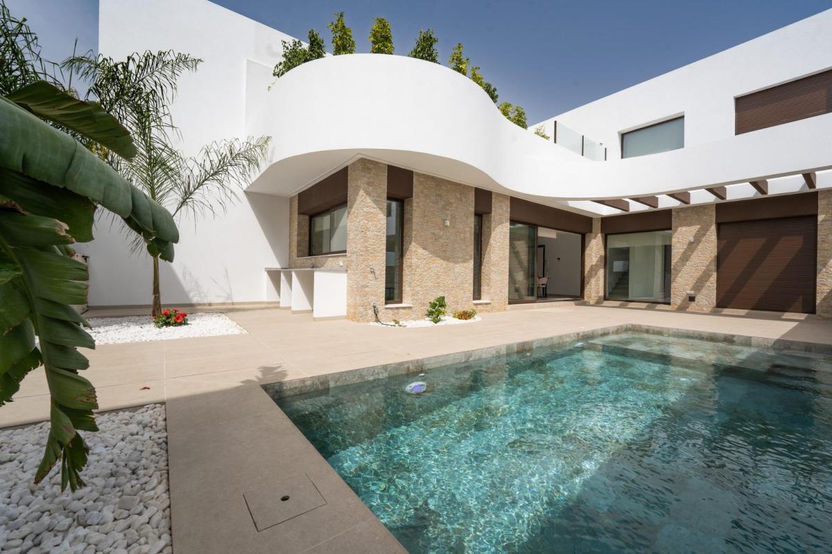 Picture of Villa For Sale in Almoradi, Alicante, Spain