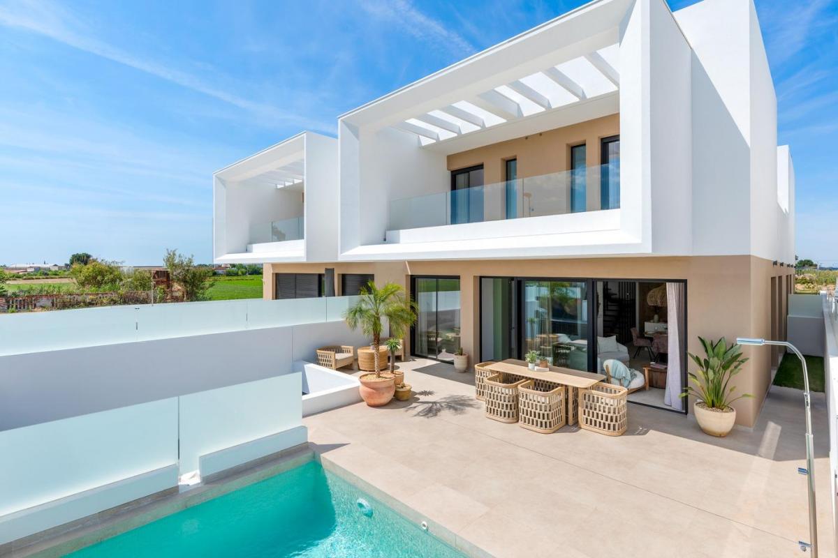 Picture of Home For Sale in Dolores, Alicante, Spain