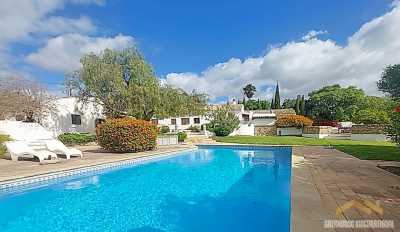 Villa For Sale in Loule, Portugal
