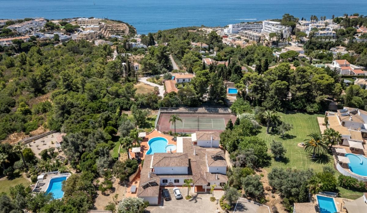 Picture of Villa For Sale in Lagoa, Algarve, Portugal
